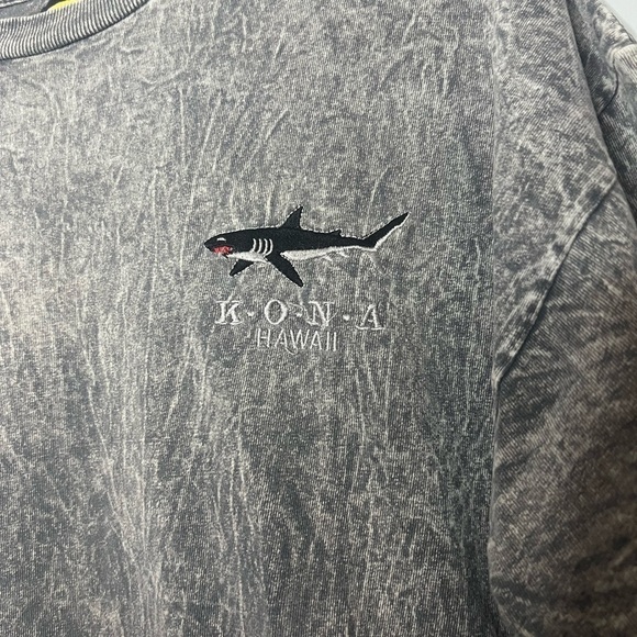 Vintage H.L. Miller Gold Kona Hawaii Single Stitch Embroidered Shark Tee XL - Picture 2 of 6